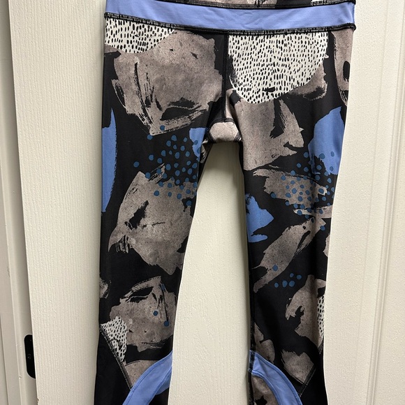 lululemon athletica Pants - Lululemon Stylish' Patterned Leggings size 4/ NWOT # 79